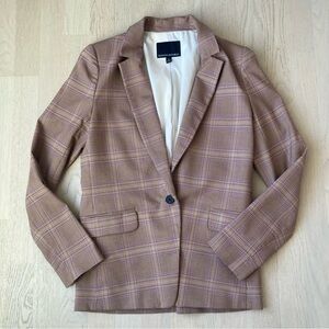 Plaid patterned blazer